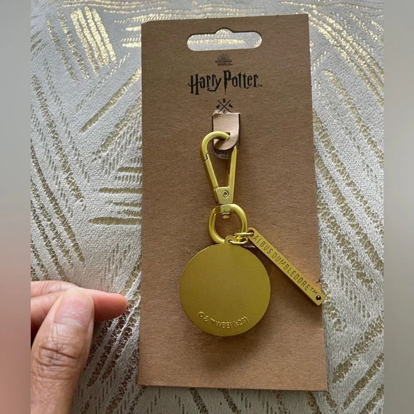🆕 Harry Potter Wizarding World Dumbledore Keychain Metal Collectible - Picture 2 of 3